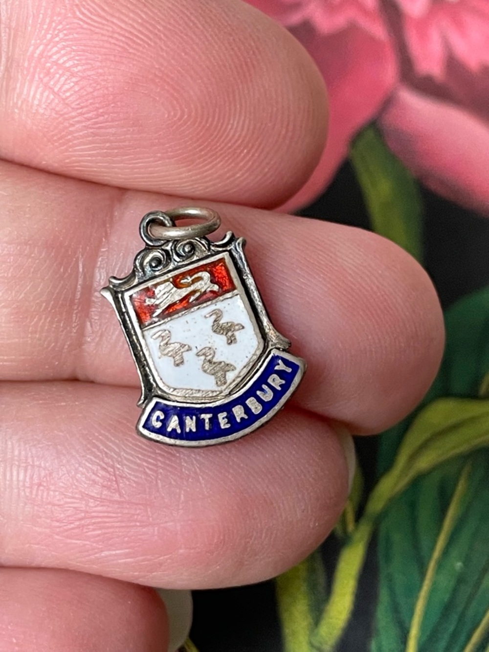 Vtg stamped sterling silver & enamel Canterbury souvenir charm/pendant England